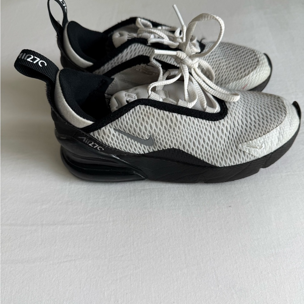 Nike Air Max 270 White and Black Size 1 Boys